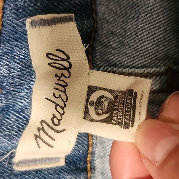 Shorts - Picture 3 of 4